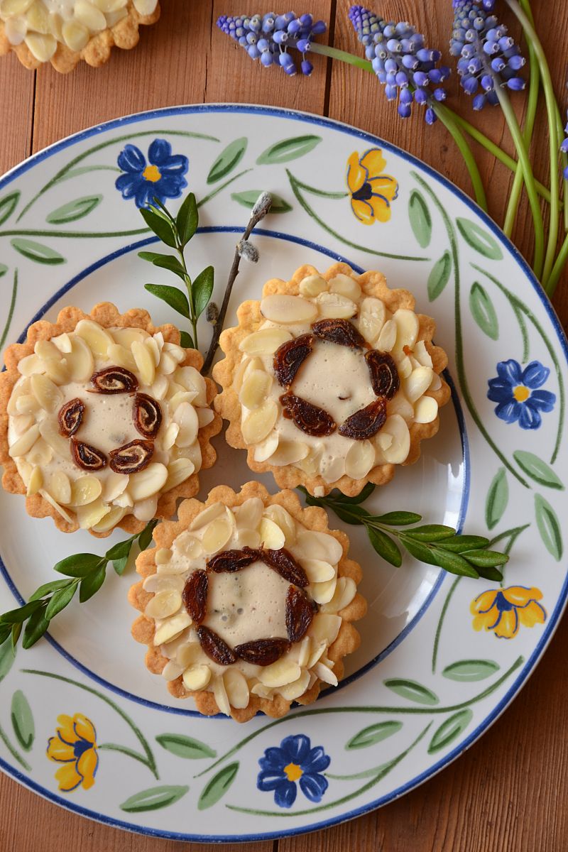 Tartaletki - mini mazurki z kremem herbacianym Tartaletki - mini mazurki z kremem herbacianym