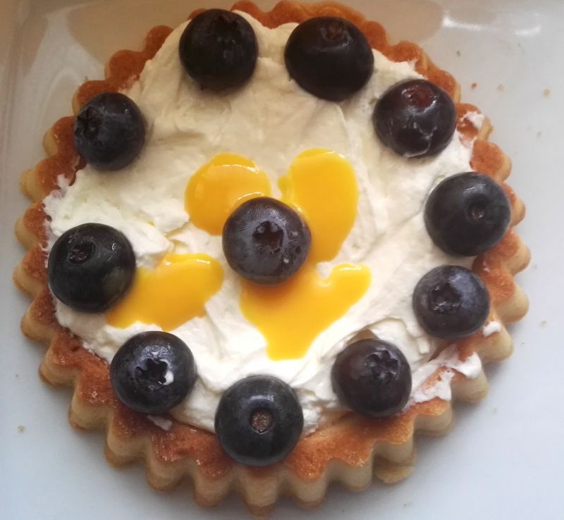 Tartaletki z ajerkoniakiem i borówkami