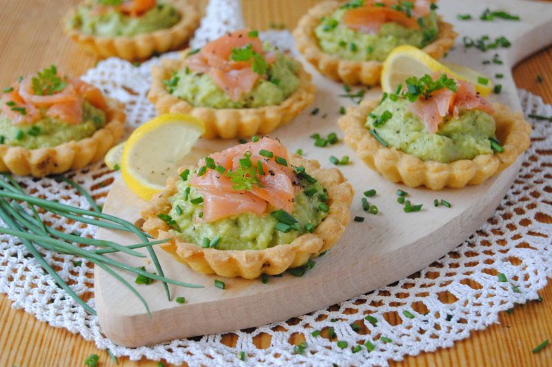 Tartaletki  z awokado i łososiem Tartaletki  z awokado i łososiem