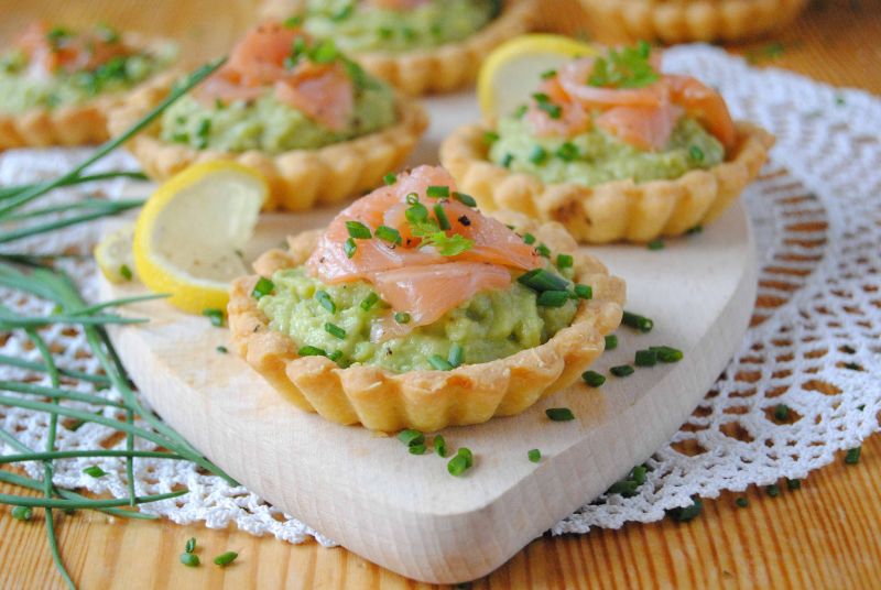 Tartaletki  z awokado i łososiem Tartaletki  z awokado i łososiem