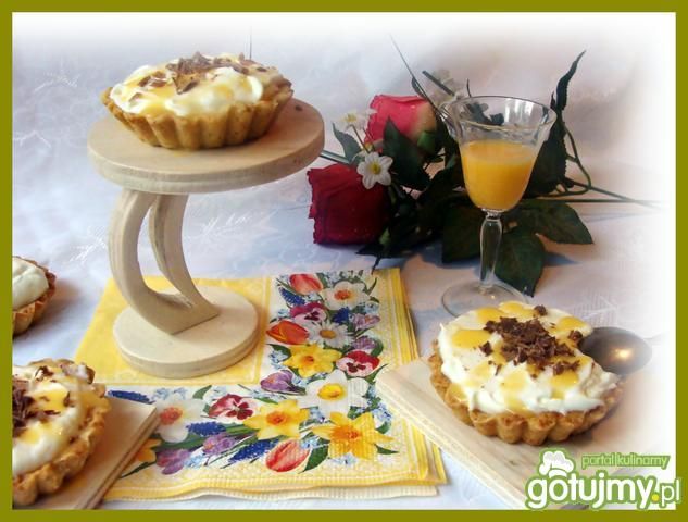 Tartaletki z białą pianką 