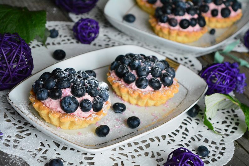 Tartaletki z borówkami i malinowym kremem