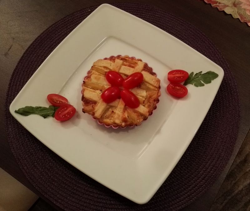 Tartaletki z fasolką szparagową i botwinką Tartaletki z fasolką szparagową i botwinką