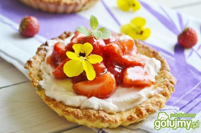 Tartaletki z mascarpone i truskawkami