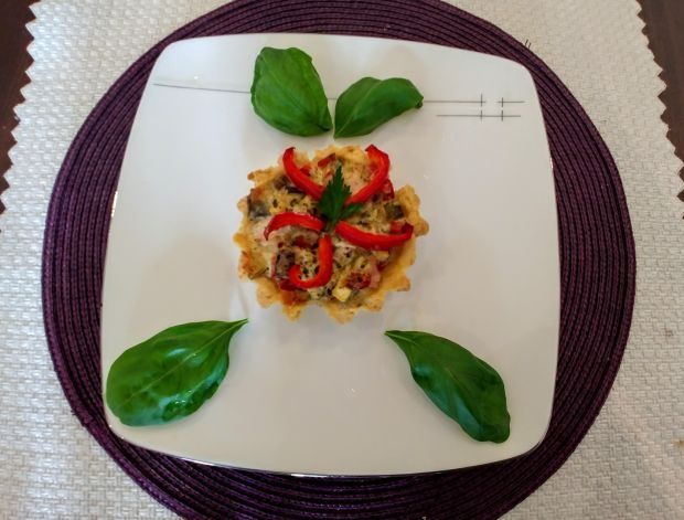 Tartaletki z wędliną, papryką, cukinią, bakłażanem