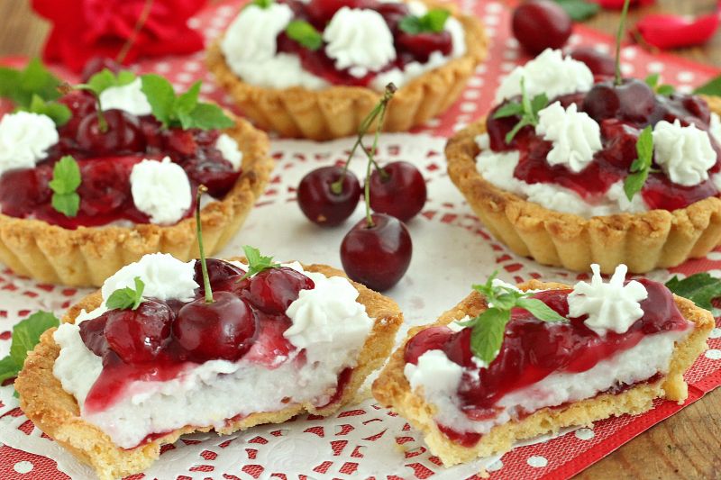 Tarteletki ryżowe z czereśniami