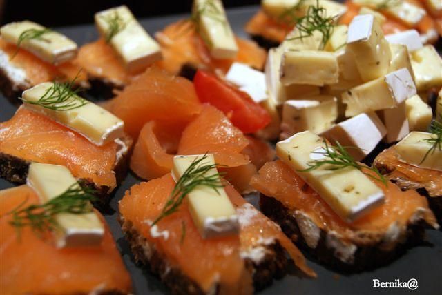 Tartinka z łososiem