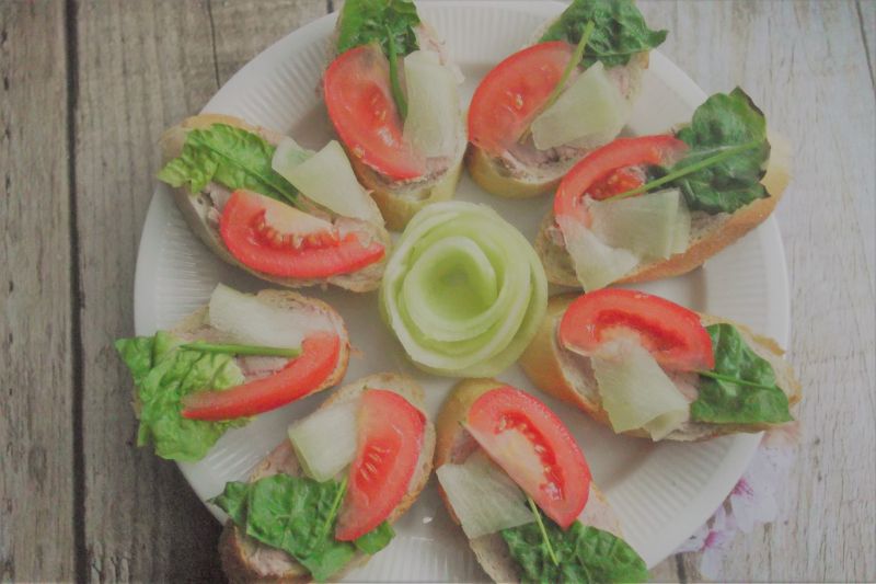 Tartinki na bagietce