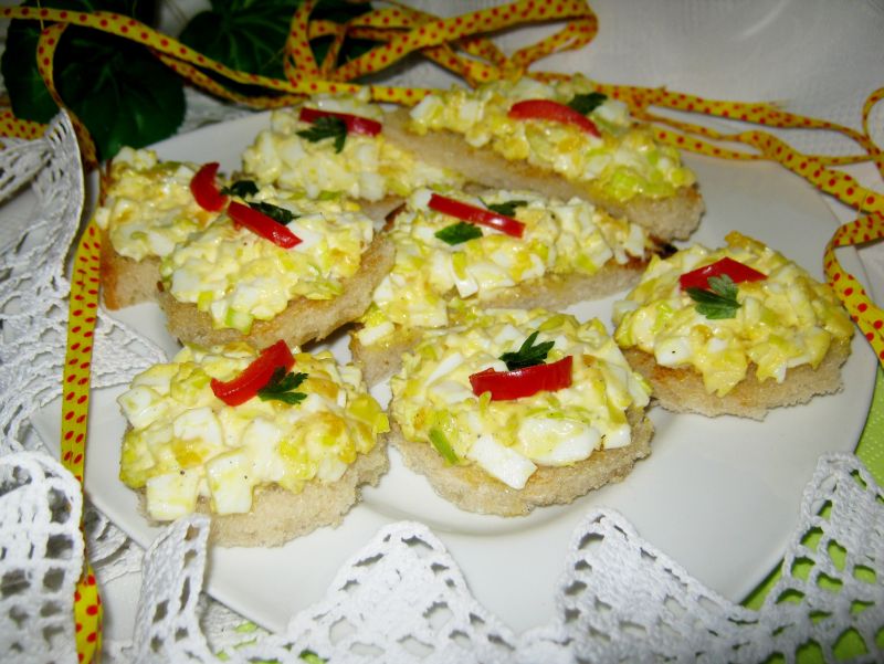 Tartinki z pastą jajeczną