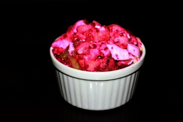 Tatar z oliwkami i jajkiem