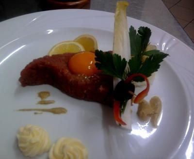 Tatar z polędwicy wołowej