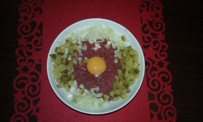 Tatar z polędwicy wołowej Tatar z polędwicy wołowej