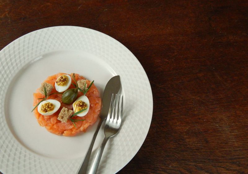 tatar z wędzonego łososia