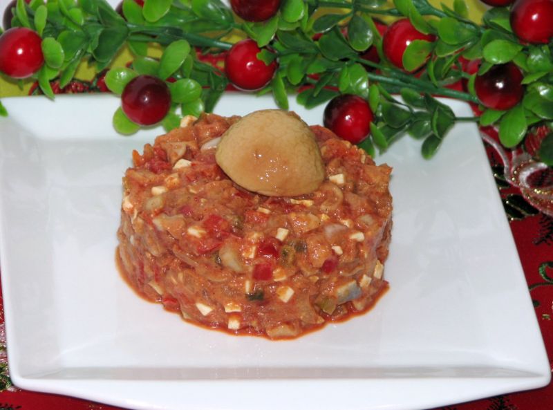 Tatar ze śledzia po węgiersku