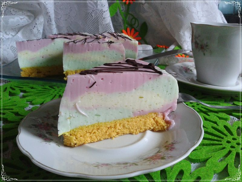 Tęczowa pianka jogurtowa 