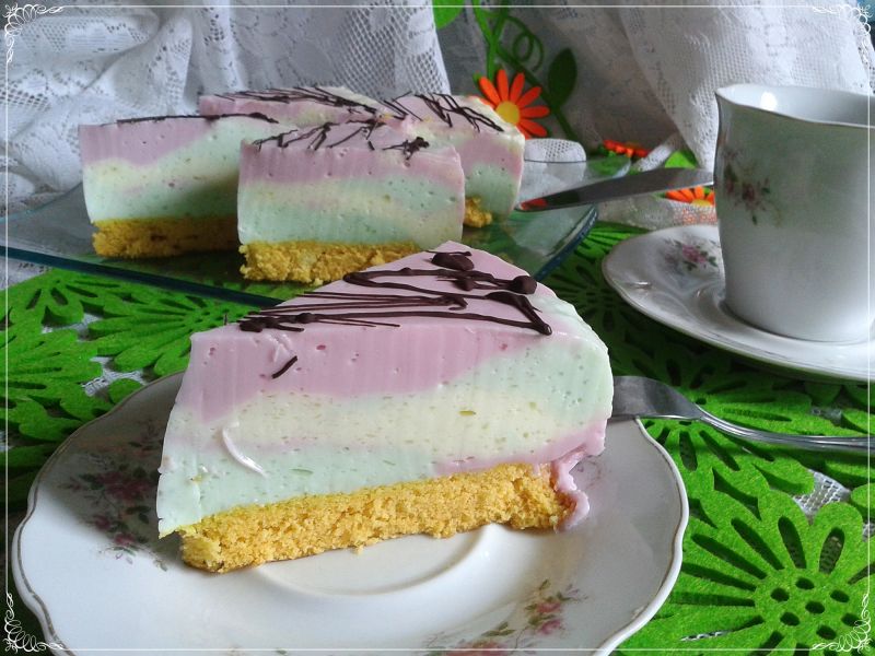 Tęczowa pianka jogurtowa 