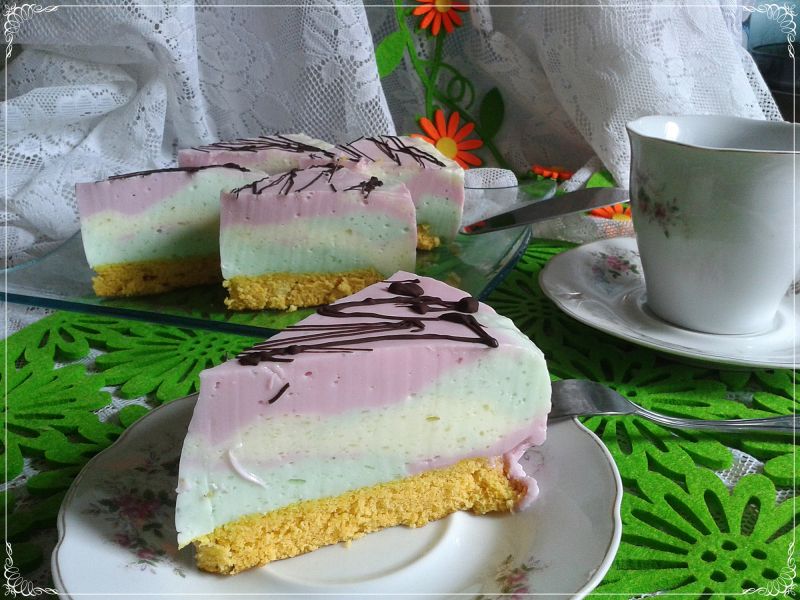 Tęczowa pianka jogurtowa 