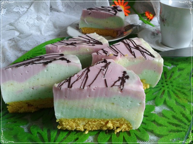 Tęczowa pianka jogurtowa 