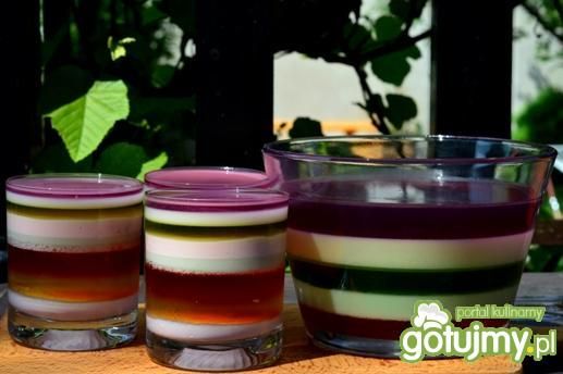 Tęczowy deser w szklankach Tęczowy deser w szklankach