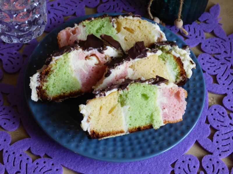 Tęczowy metrowiec Tęczowy metrowiec