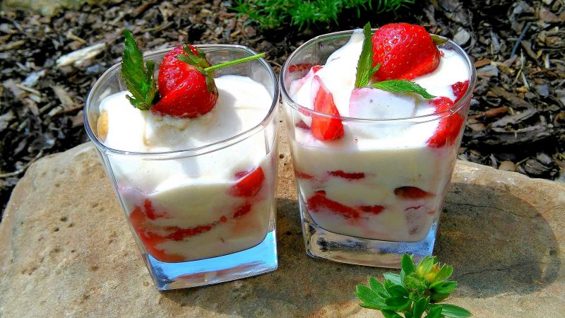 Tiramisu z truskawkami a`la Igraszki