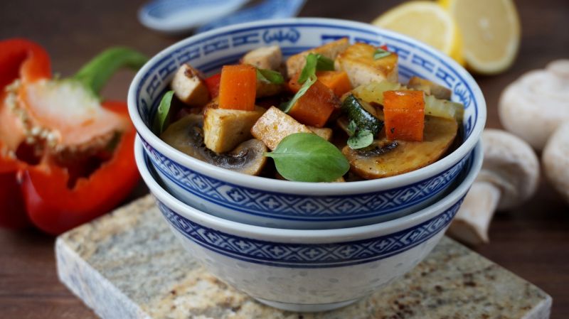 Tofu smażone z warzywami Tofu smażone z warzywami