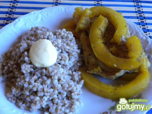 Tołpyga gotowana na parze z dynią