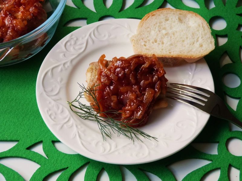 Tołpyga z cebulą Tołpyga z cebulą