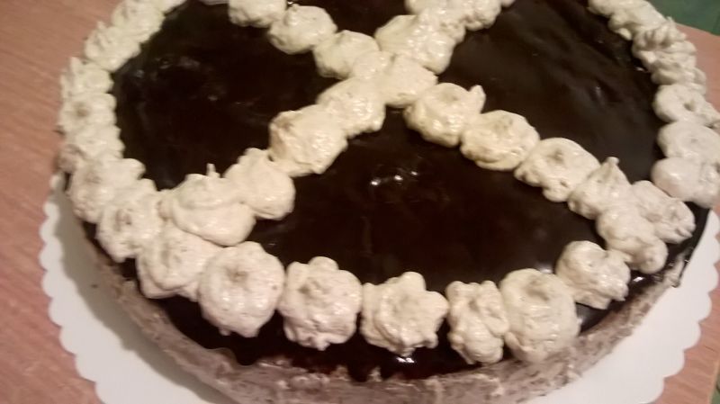 Torcik bakaliowy z masą orzechową