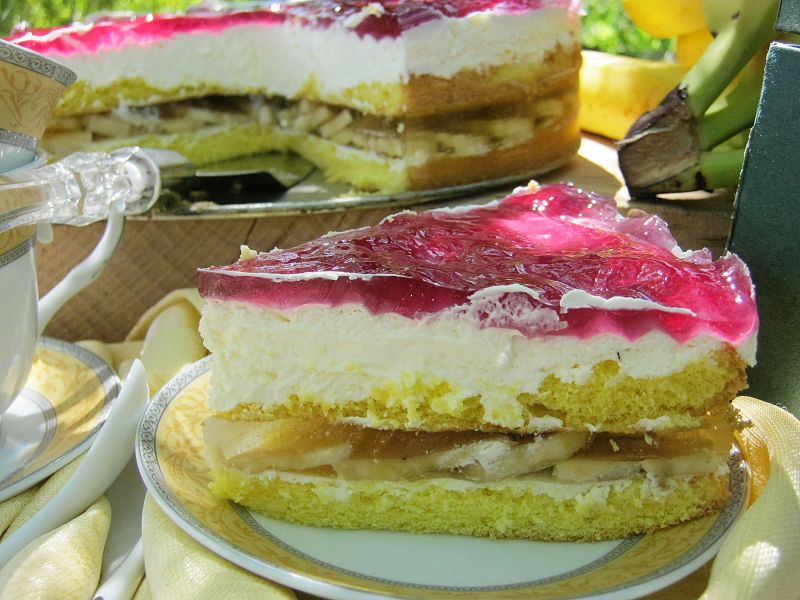 Torcik bananowy z mascarpone i śmietaną Torcik bananowy z mascarpone i śmietaną
