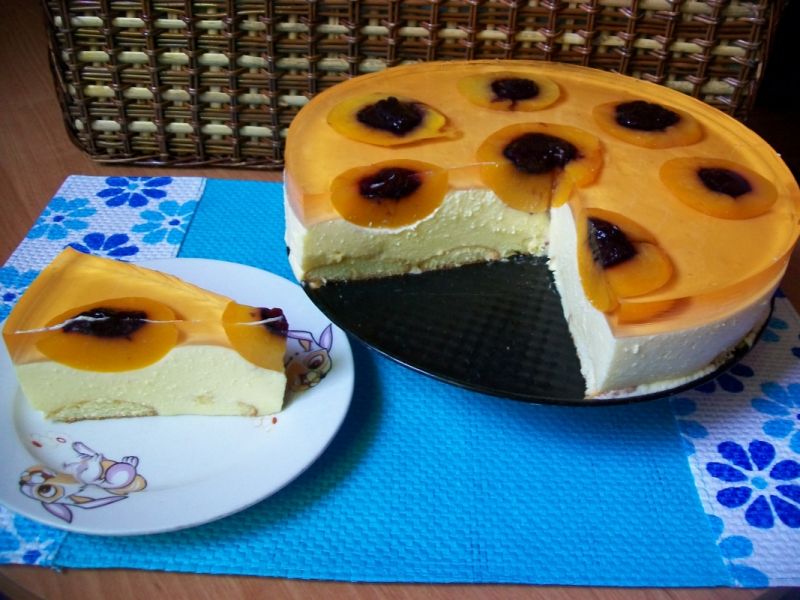 Torcik brzoskwiniowy na zimno Torcik brzoskwiniowy na zimno