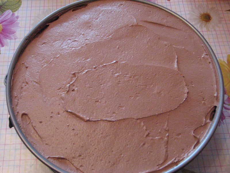 Torcik chałwowo-czekoladowy z bezami