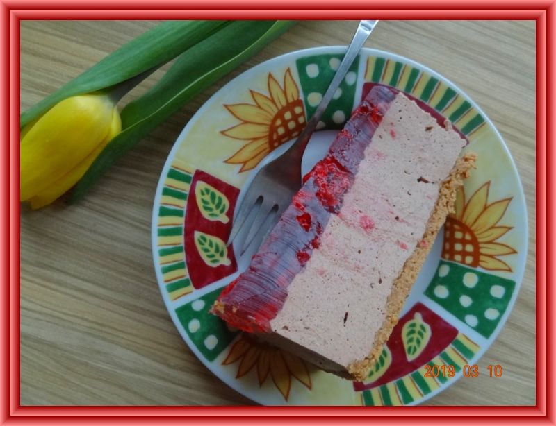 Torcik czekoladowy z malinami