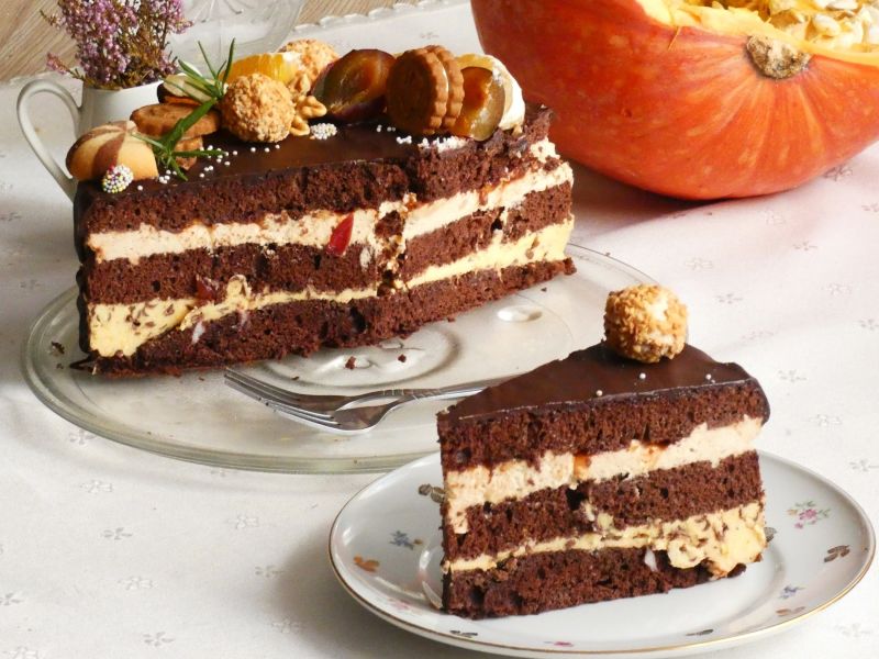 Torcik dyniowo-piernikowy  Torcik dyniowo-piernikowy