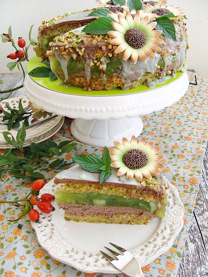 Torcik jabłkowo-pistacjowy