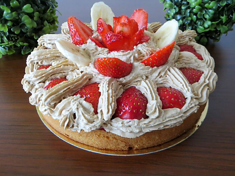 Torcik kawowo-truskawkowy