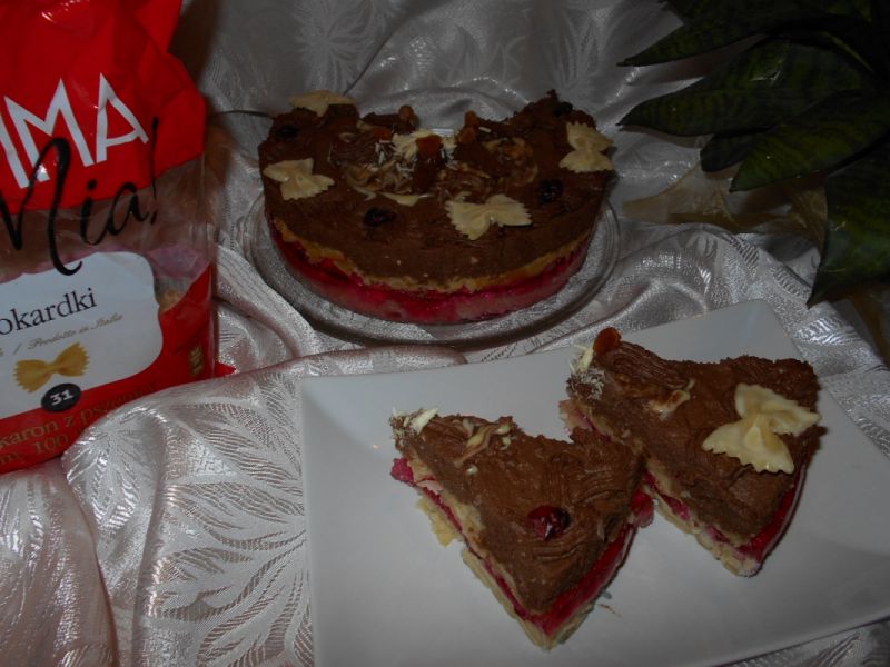 Torcik makaronowy z czekoladą i galaretką