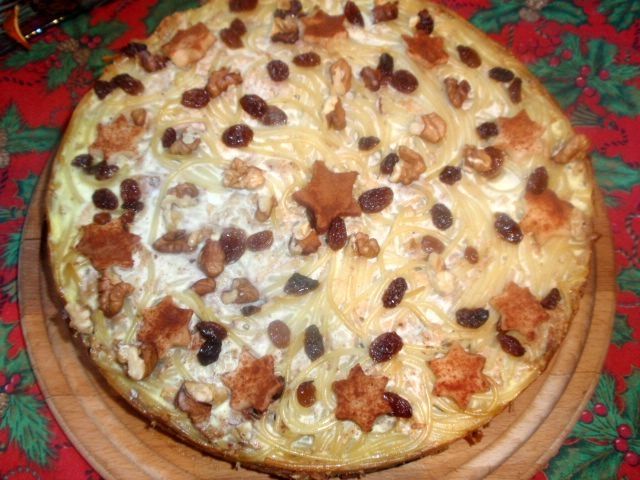 Torcik makaronowy z jabłkiem