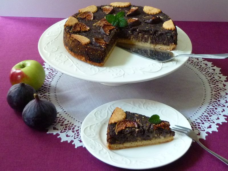 Torcik makowy z figami