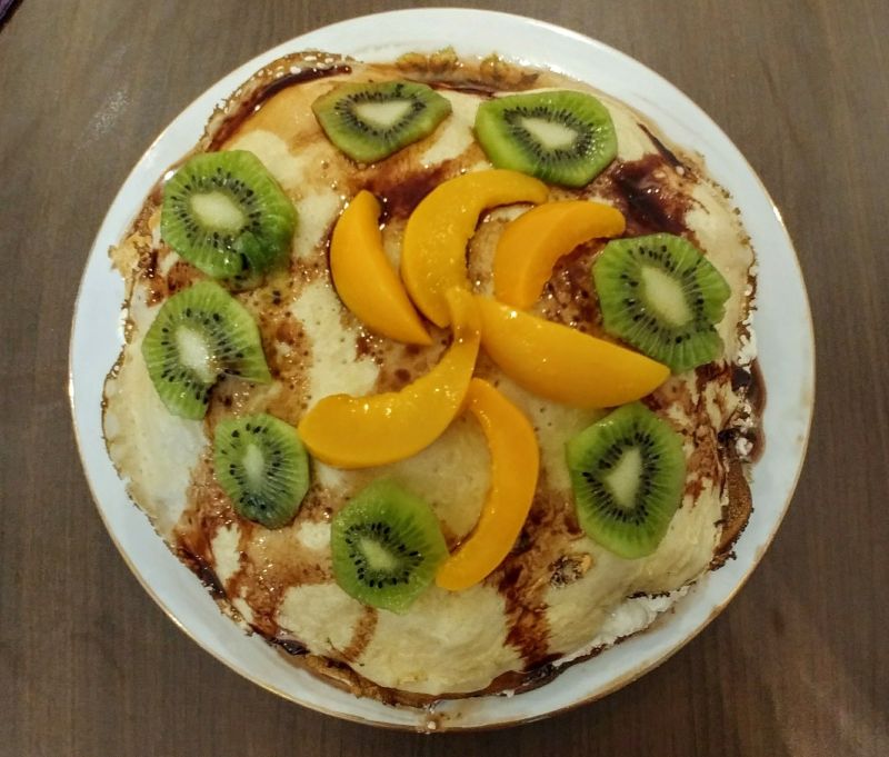 Torcik naleśnikowy z serem i owocami Torcik naleśnikowy z serem i owocami