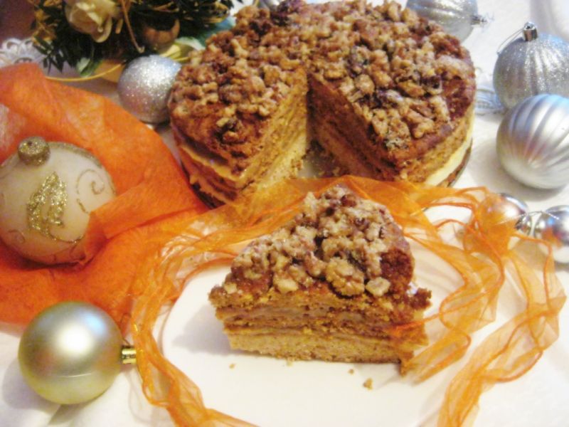 Torcik orzechowy z pastą pomarańczową Torcik orzechowy z pastą pomarańczową