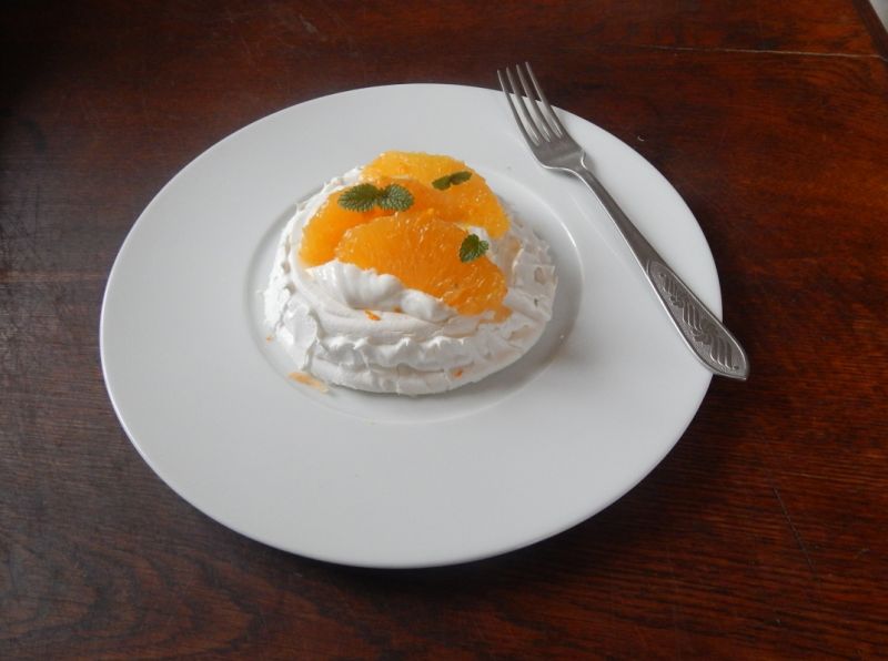 Torcik Pavlova z cytrusami Torcik Pavlova z cytrusami