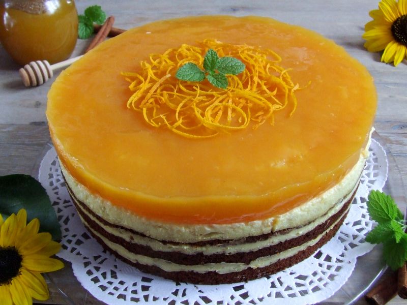 Torcik piernikowo-drożdżowy na pomarańczowo