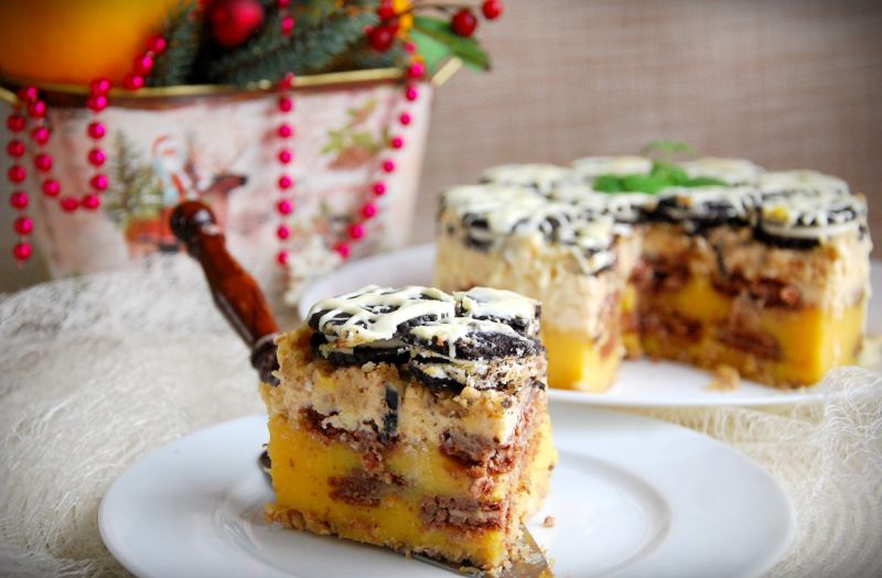 Torcik pomarańczowo- chałwowy bez pieczenia