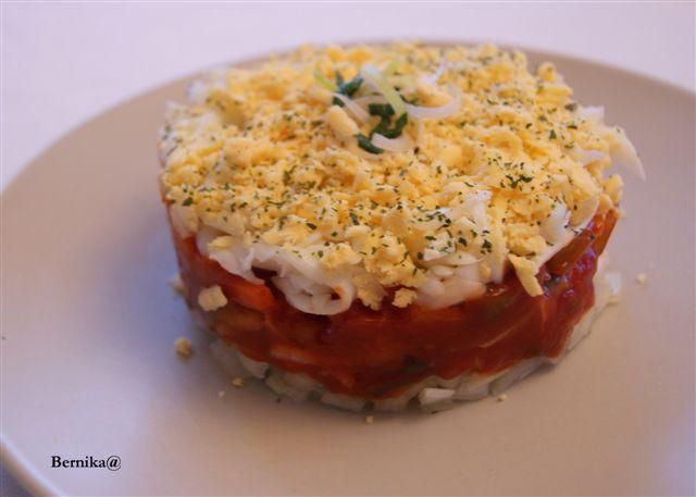 Torcik śledziowy na pomidorową nutę