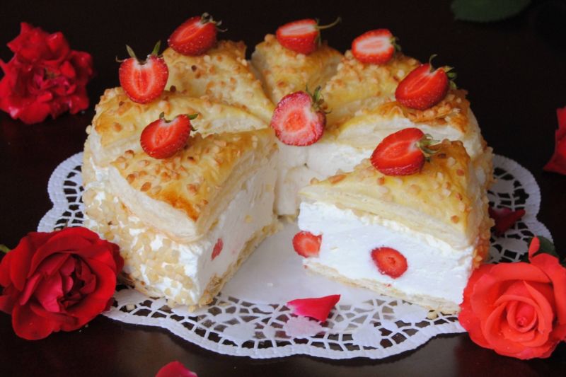 Torcik śmietankowo -francuski