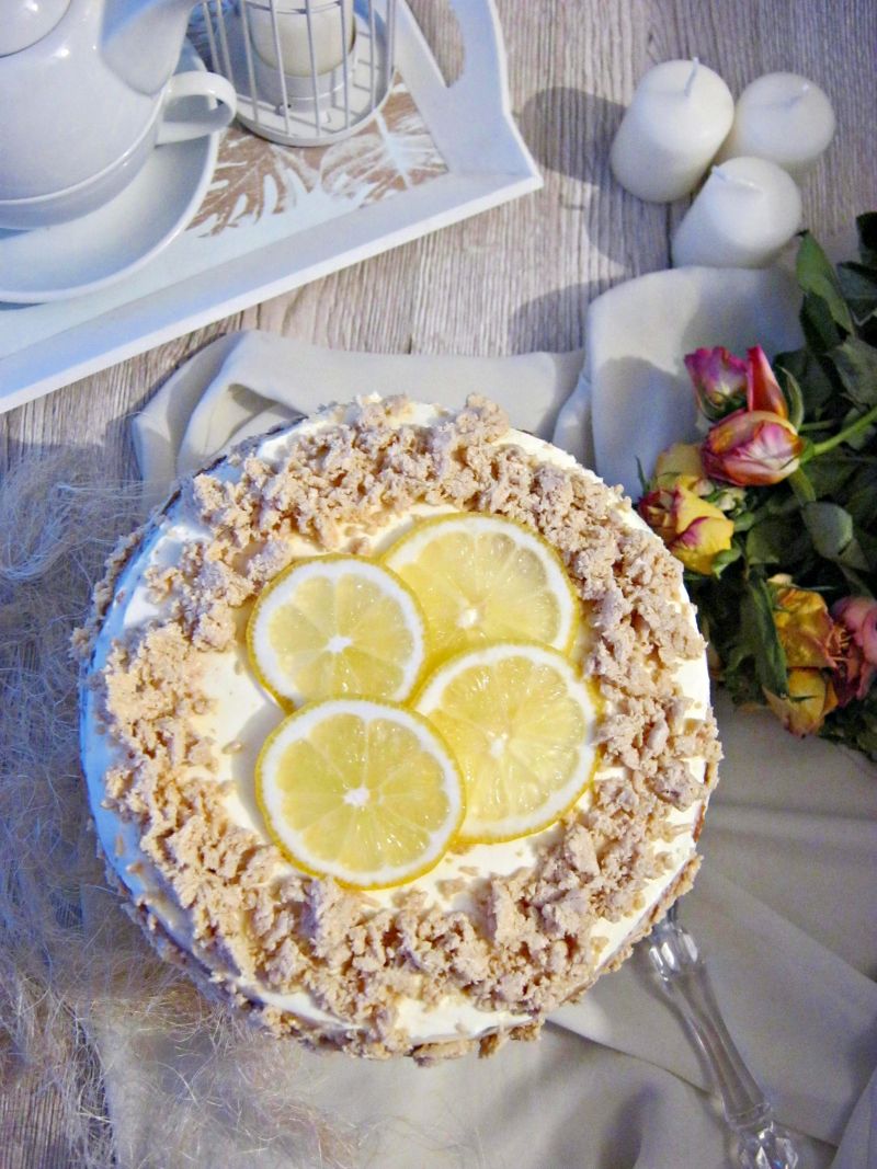 Torcik śmietanowo kajmakowy z chałwą Torcik śmietanowo kajmakowy z chałwą