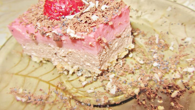 Torcik truskawkowo-czekoladowy