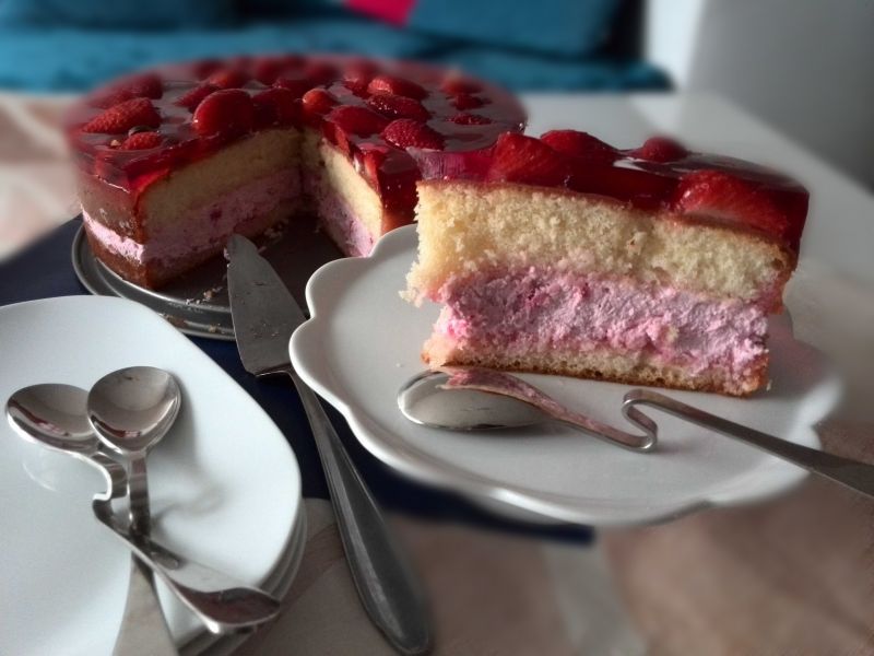 Torcik truskawkowo - malinowy  Torcik truskawkowo - malinowy