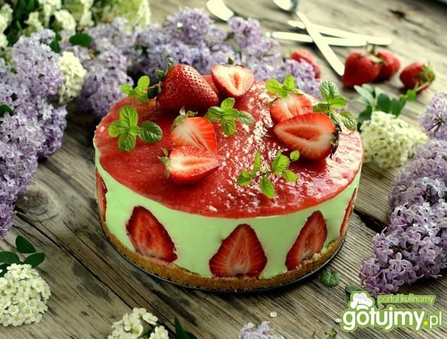 Torcik truskawkowo-miętowy